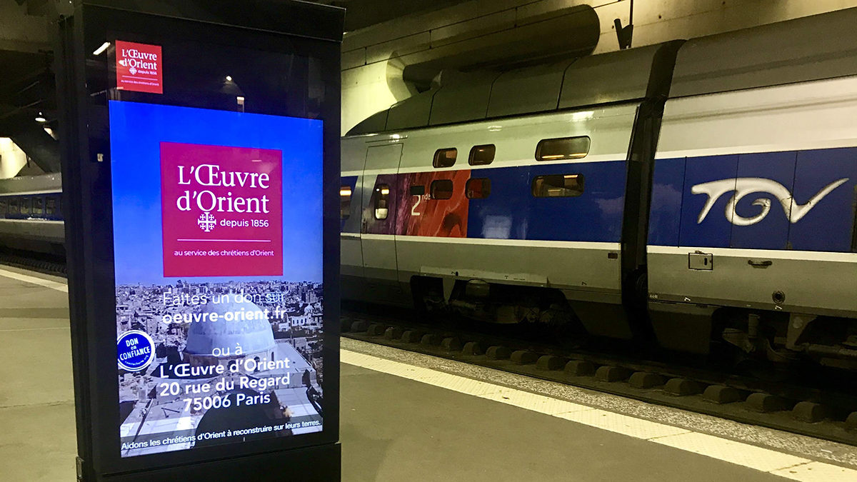Aloest Image - Publicité pour l'Oeuvre d'Orient, diffusé un écran digital de la gare Montparnasse